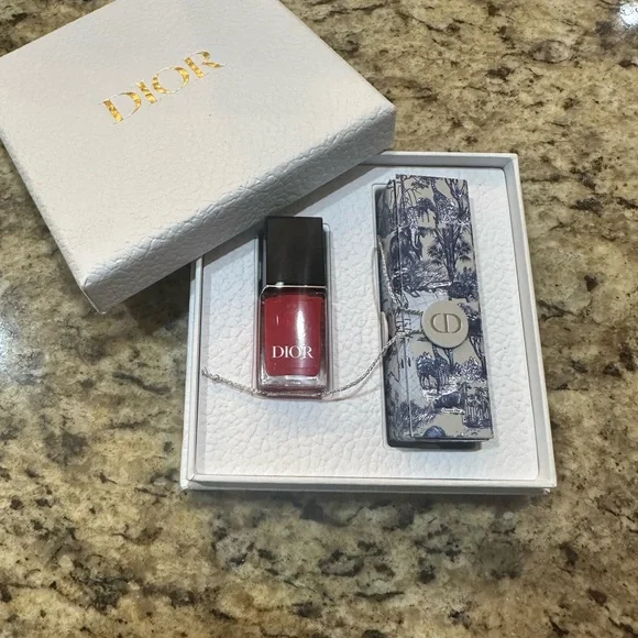 New in box Dior Red Nail Polish and Lipstick with Blue Patterned Holder - Picture 4 of 6